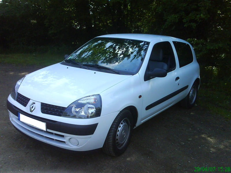 Clio 2.2 Carmedia DSC00096