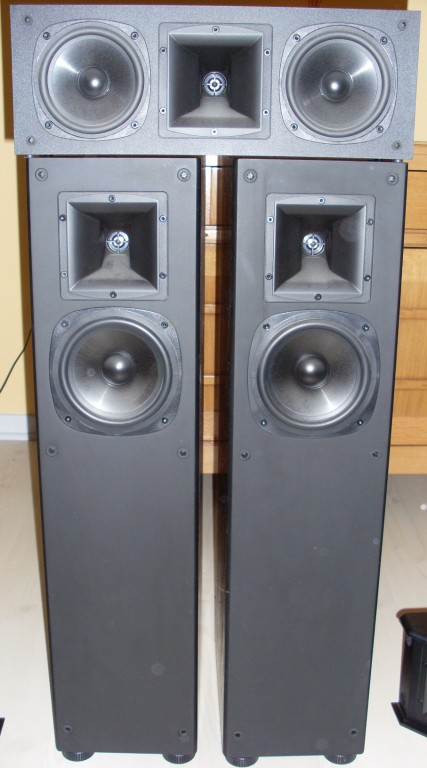 http://www.k1der.net/~surprise/photo/klipsch/SL381819.JPG